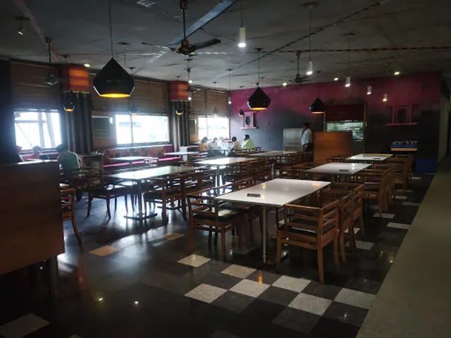 Zorba Restaurant - Pure Veg Punjabi & Chinese, Restaurant