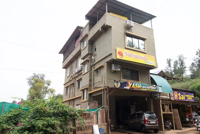 OYO 41715 Hotel Vakratunda