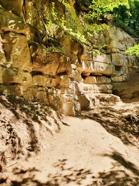 Peștera din Dealul Solovan