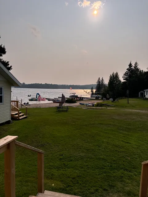 Maijac Cottages and Marine