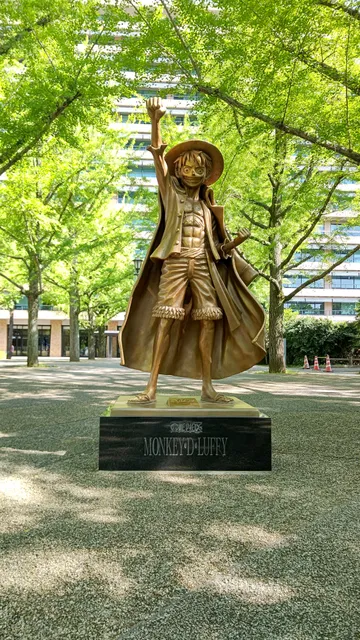 Monkey D. Luffy statue