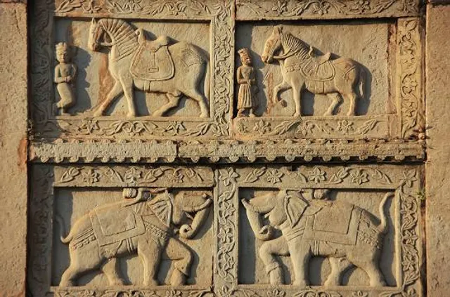 84 Pillered Cenotaph