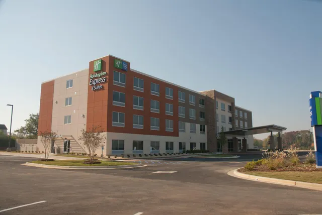 Holiday Inn Express & Suites Decatur by IHG