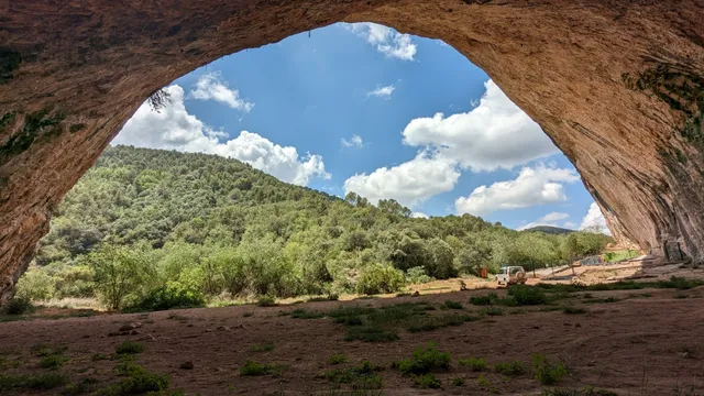 Cova Gran de Santa Linya