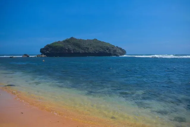 Panduan Lengkap Wisata ke Pantai Sadranan Terbaru 2025