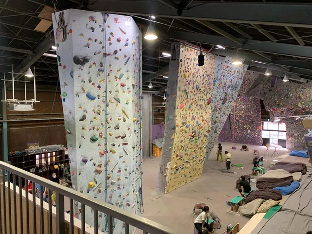 Climbing gym Big Rock Hiyoshi store
