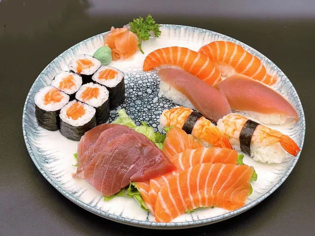 AKI SUSHI