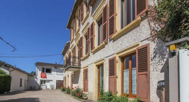 Villa Alba – Location de Maison grande capacitée avec Piscine et Spa à Metz