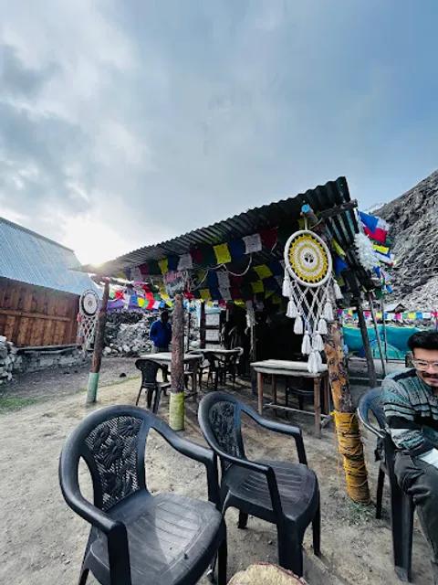 Chitkul memories cafe and home stay