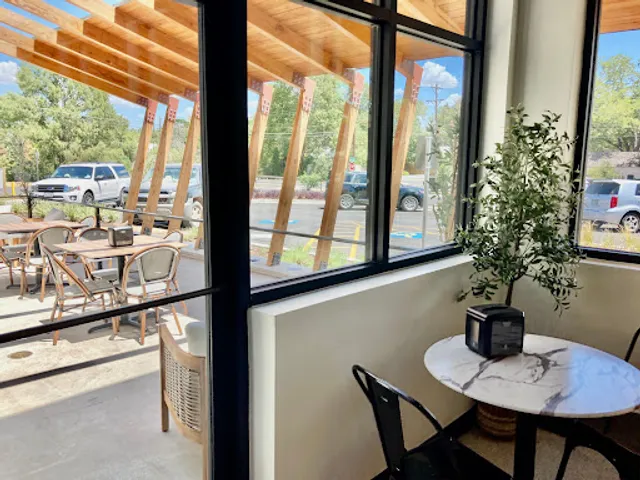 Fresh Pickens Market