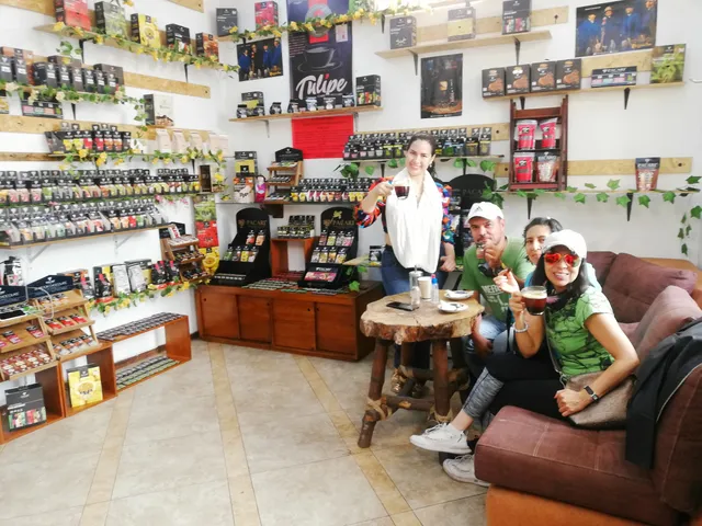 MAKY & PEGUCHE HANDICRAFTS & PACCARI