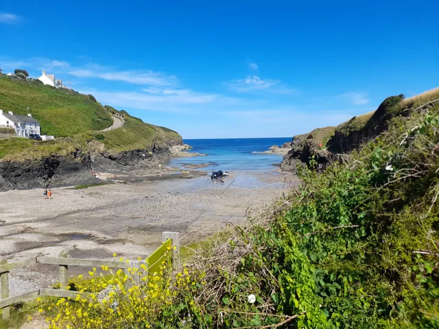Port Gaverne Beach