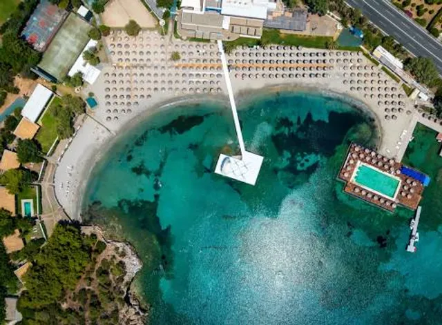 Grand Beach Lagonissi