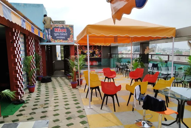 Mati rooftop restaurant And cafe