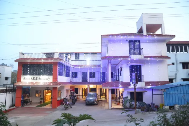 LA FLORA SKT , YERCAUD