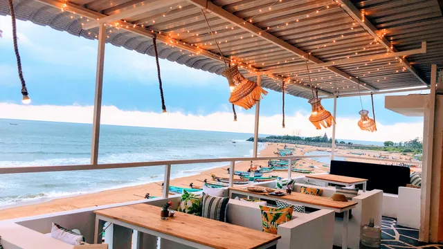 Kalo's Beach Cafe - Mahabalipuram