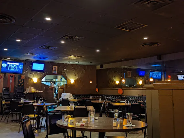 Charlie's Bar & Grille