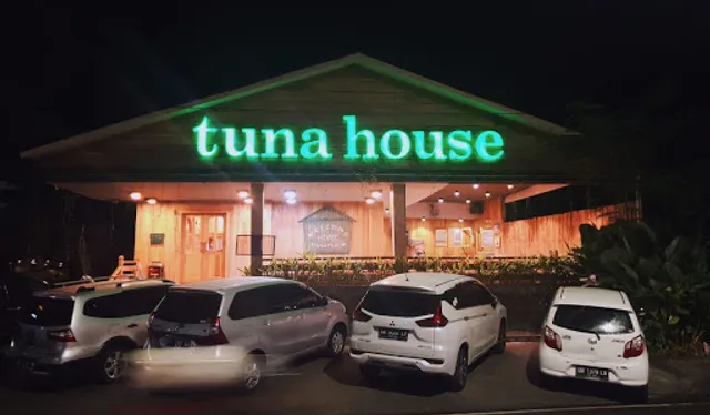 tuna house Paniki
