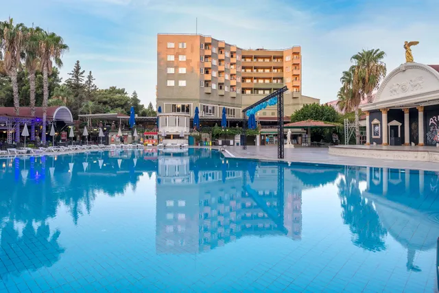 Armas Kaplan Paradise Hotel