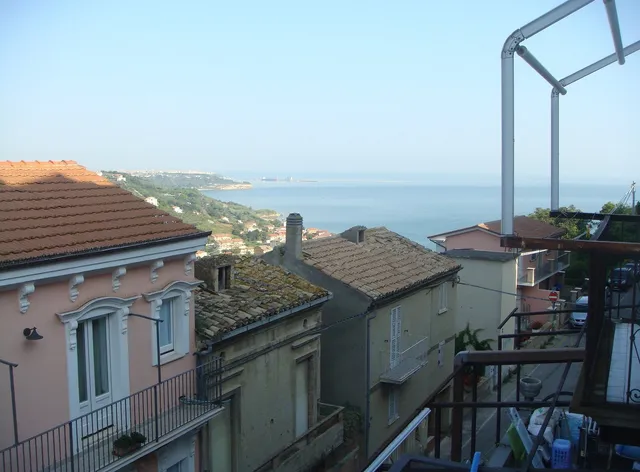 B & B The Voice of the Moon