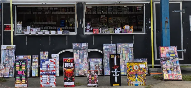 JR'S Fireworks (Seasonal)