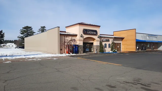 Pokegama Plaza Liquor