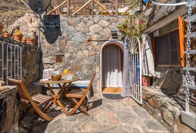 Silence' s Cave Rural House