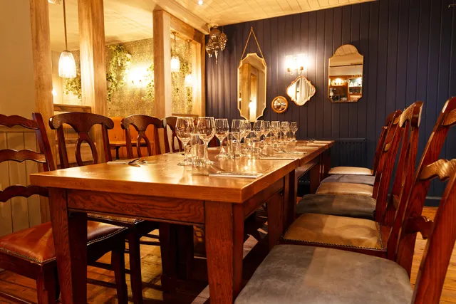 The Three Horseshoes