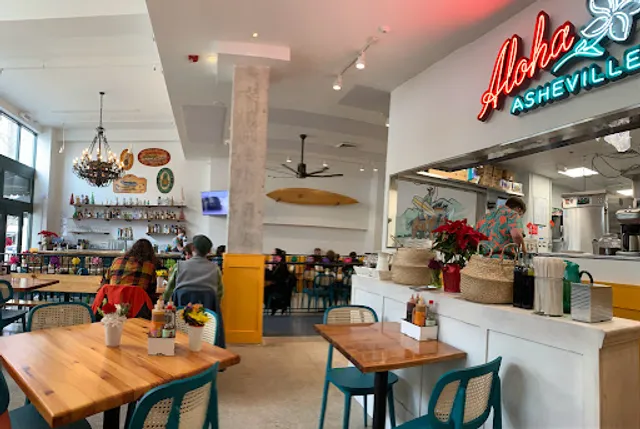 Huli Sue's BBQ and Grill