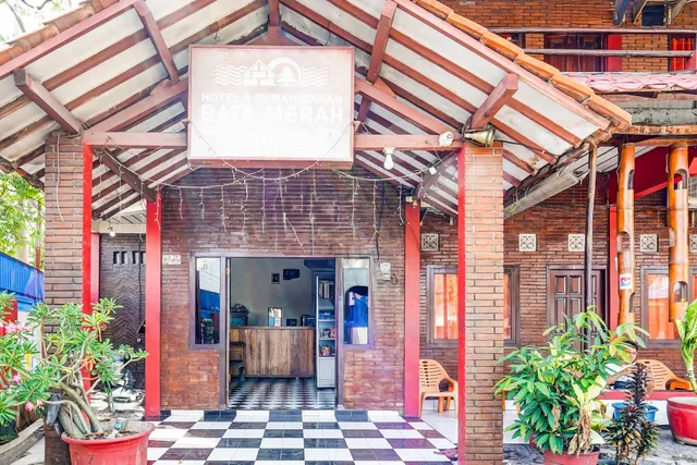 Hotel O Kauman Near International Batik Center Formerly Hotel Bata Merah