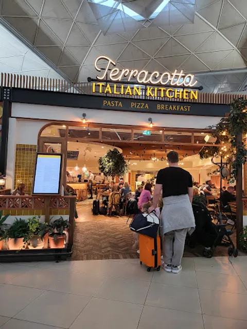 Terracotta italian kitchen