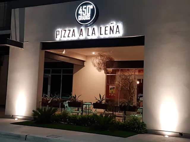 450° Grados Pizza a La Leña