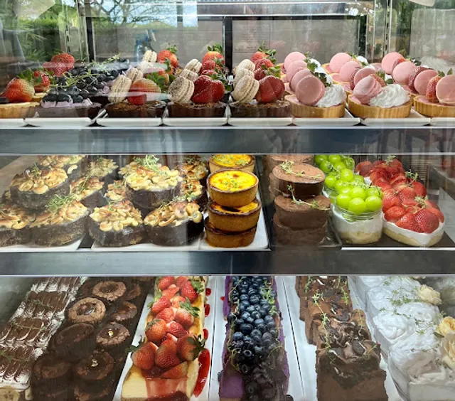 Somsri Eatery and Cafe ร้านสมศรีและคาเฟ่