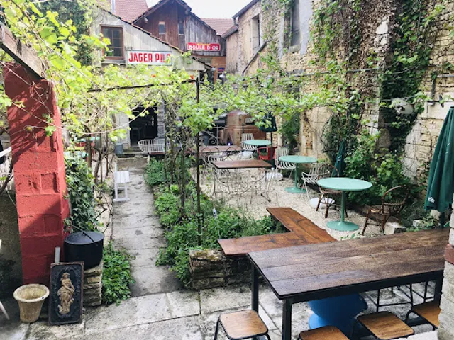 Aux 3 Rois restaurant café brocante gîte