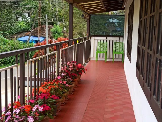 Munnar Vintage Homes (Homestay ONLY for FAMILIES and Married couples)
