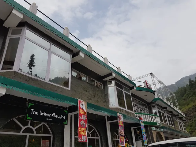 OYO 30257 Amada Royale