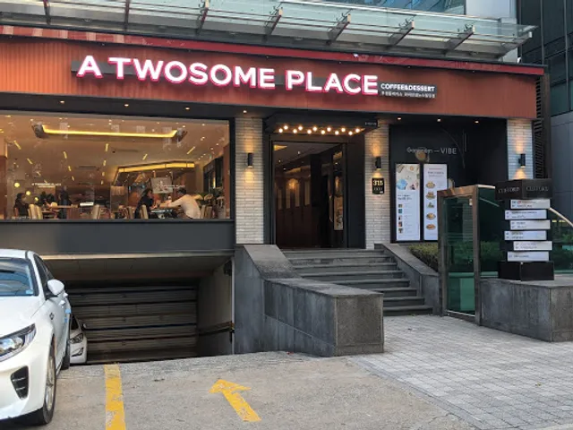 A Twosome Place, Financial News Building