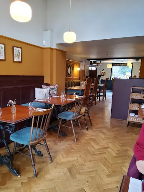 The Queens Chew Magna