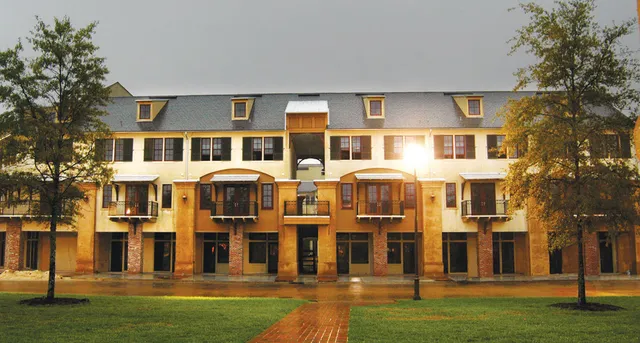 The Carriage House Hotel