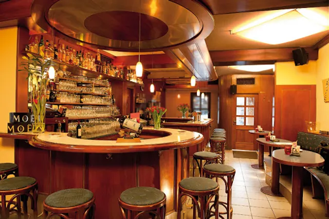 LE Populair Restaurant Bar Cafe