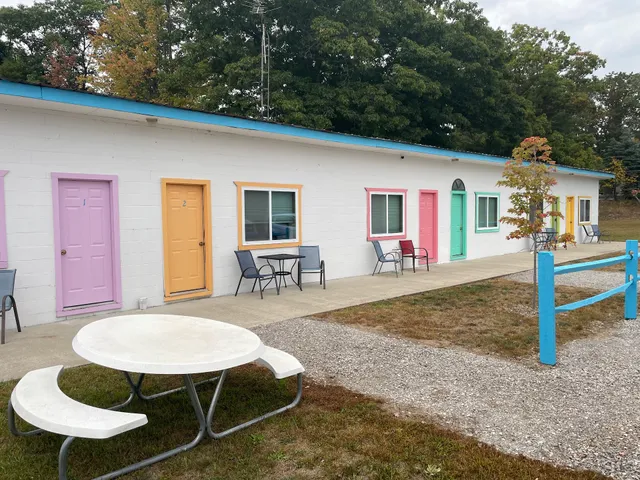 Riverview Inn & Cabins