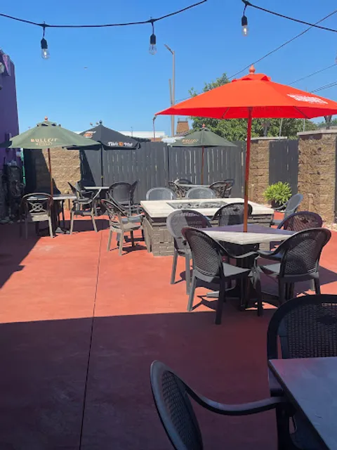 Gator Jake's Bar & Grill