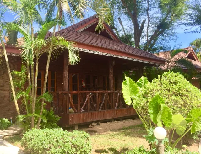 Lanta White Rock Resort&Spa