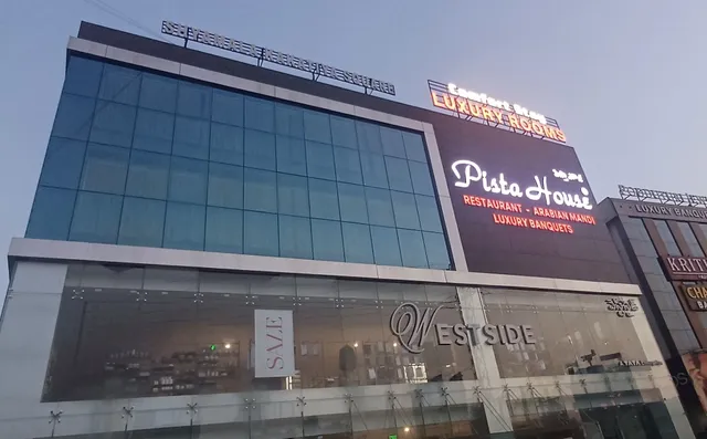 Comfort Stays Luxury Rooms