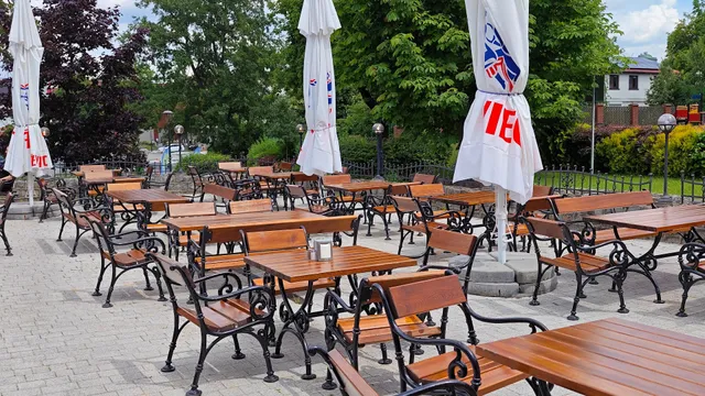 Tawerna Kaper - Hotel i Restauracja nad Jeziorakiem