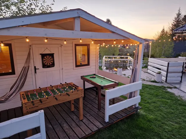 Rajska Chata w górach