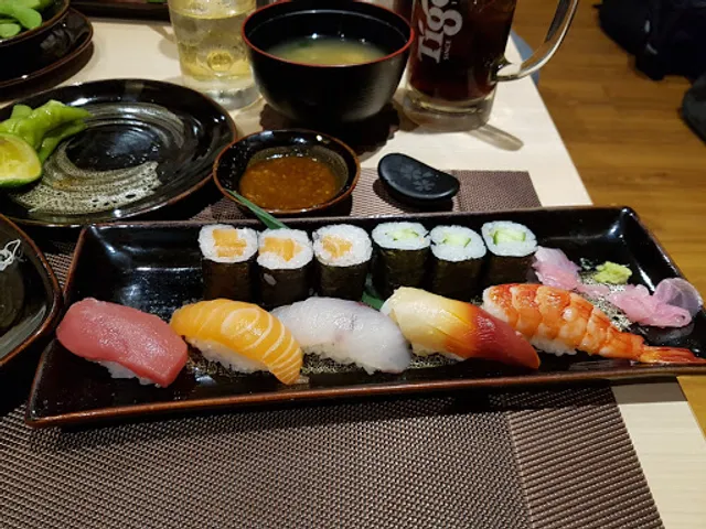 Nhà Hàng Sushi Nhật Bản Hoa Cúc Vàng Hải Phòng ( sushiya KiKu )