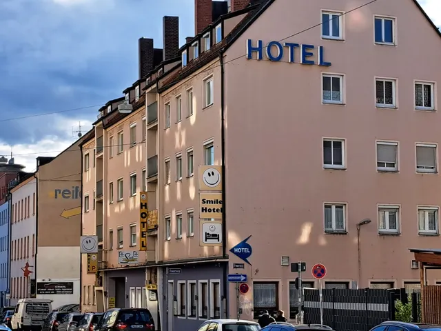 Hotel Smile