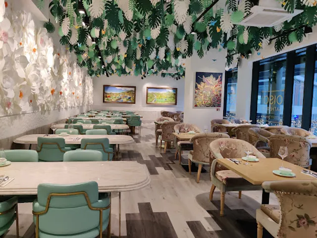 OISOI Bar & Restaurant