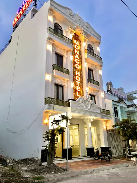 Hotel MONACO